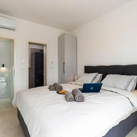 Rosmarino Villa *